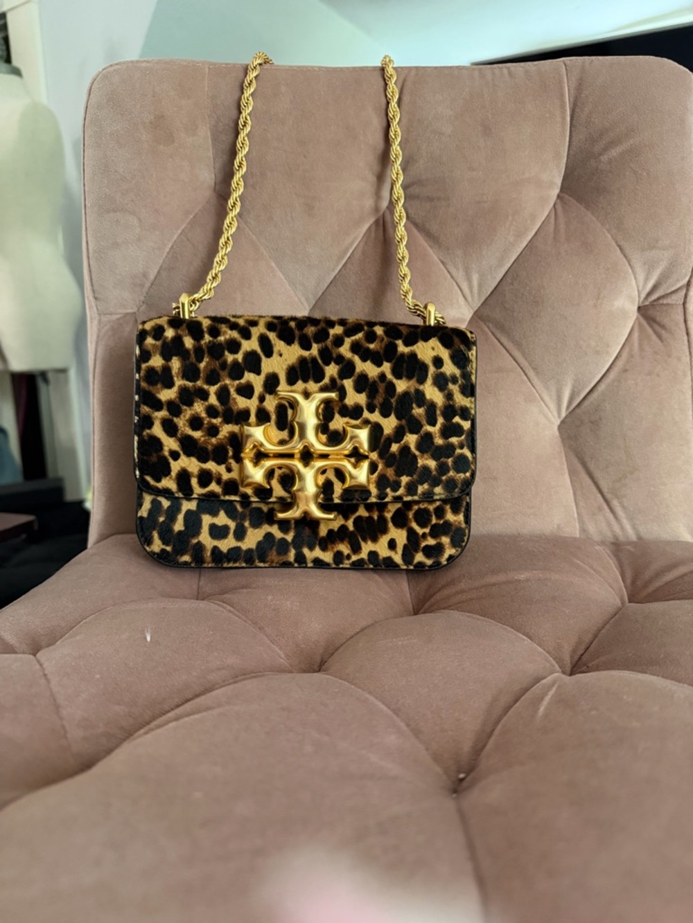 Tory Burch Leopard Print Chain Shoulder Bag with Gold Logo - Picture 3 of 3